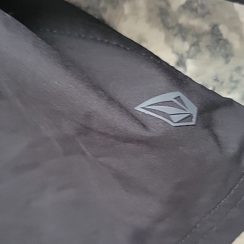 Volcom Shorts - Picture 7 of 12